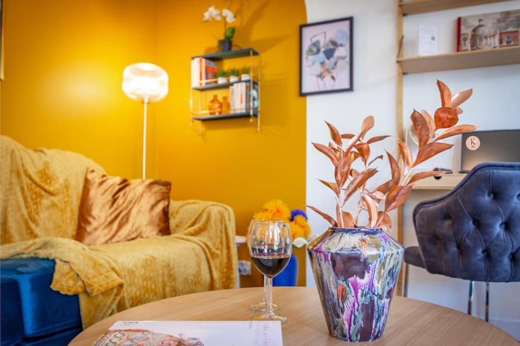 Apartment Artemis By Kleidos -10 Min Des Jardins Du Chateau De Versailles Avec Parking Le Chesnay (Yvelines)